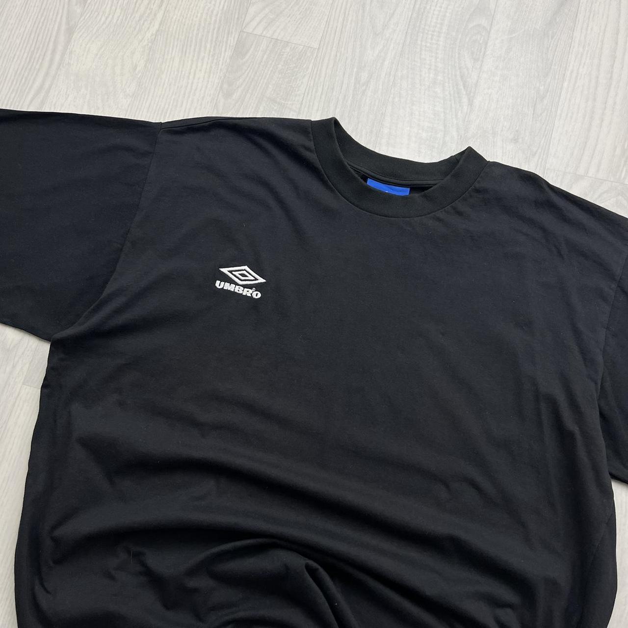 VINTAGE 90s UMBRO SMALL LOGO T SHIRT BLACK