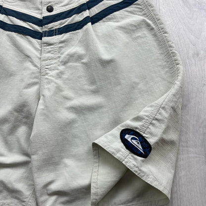 VINTAGE Y2K QUIKSILVER BAGGY BOARD SHORTS CREAM
