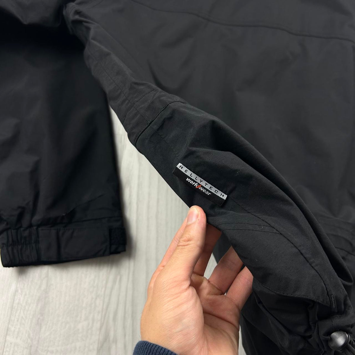 VINTAGE Y2K HELLY HANSEN TECHNICAL HEAVY SKI JACKET BLACK