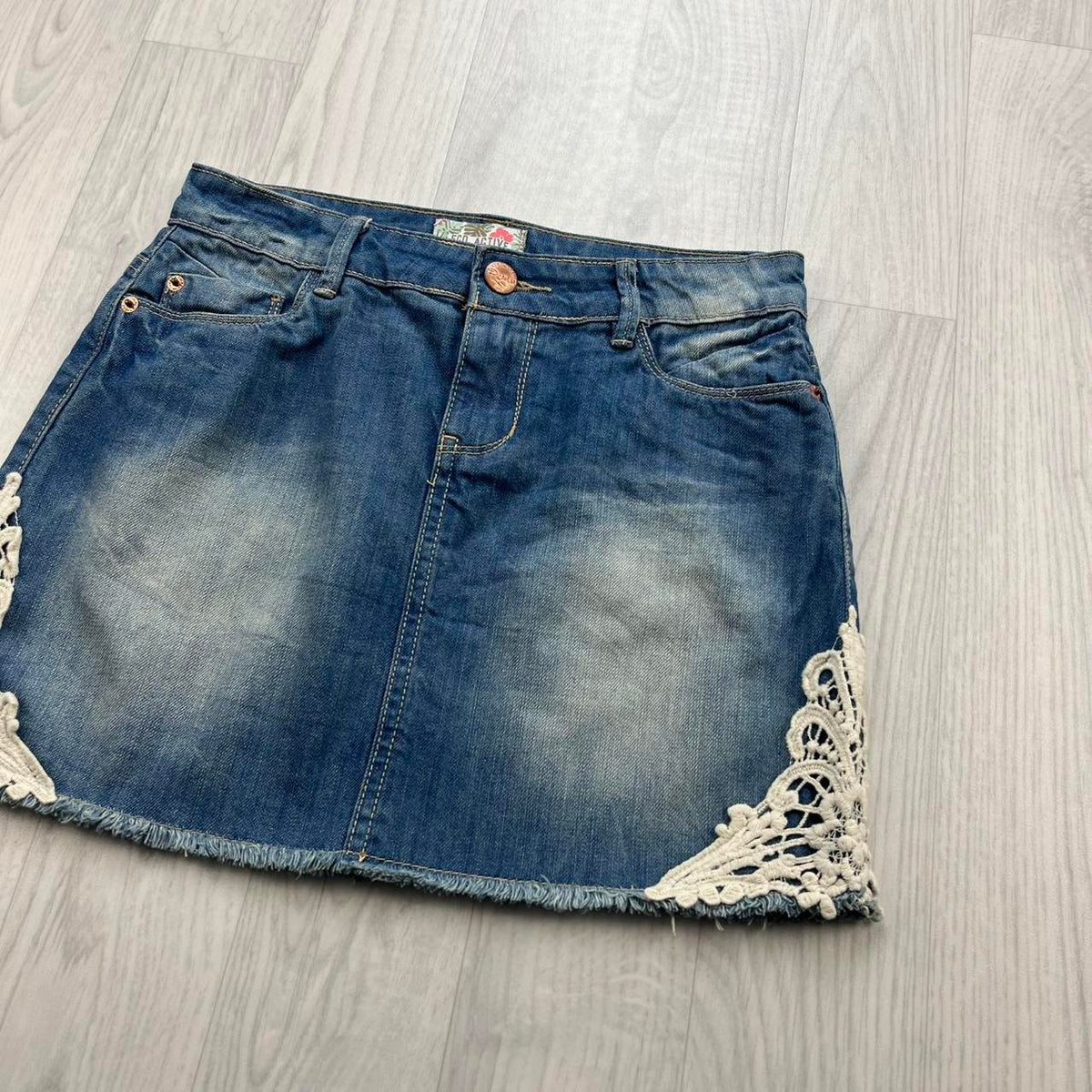 VINTAGE Y2K DENIM LACE MINI SKIRT BLUE WHITE