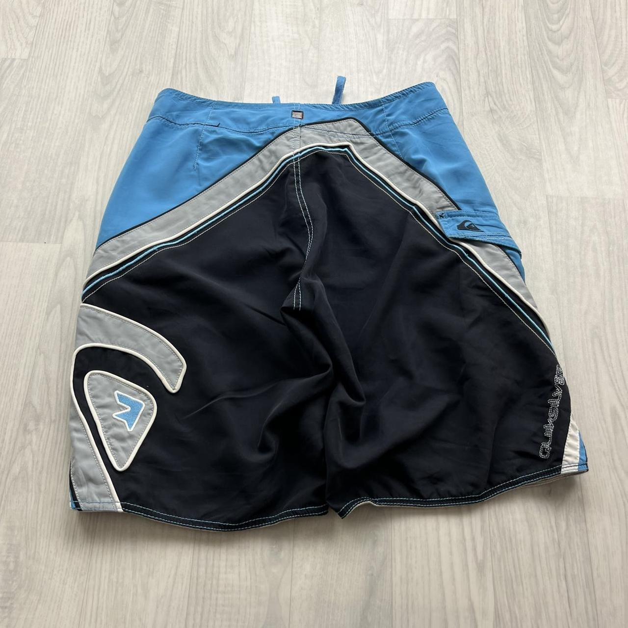 VINTAGE Y2K QUIKSILVER GRAPHIC BAGGY BOARD SHORTS BLUE