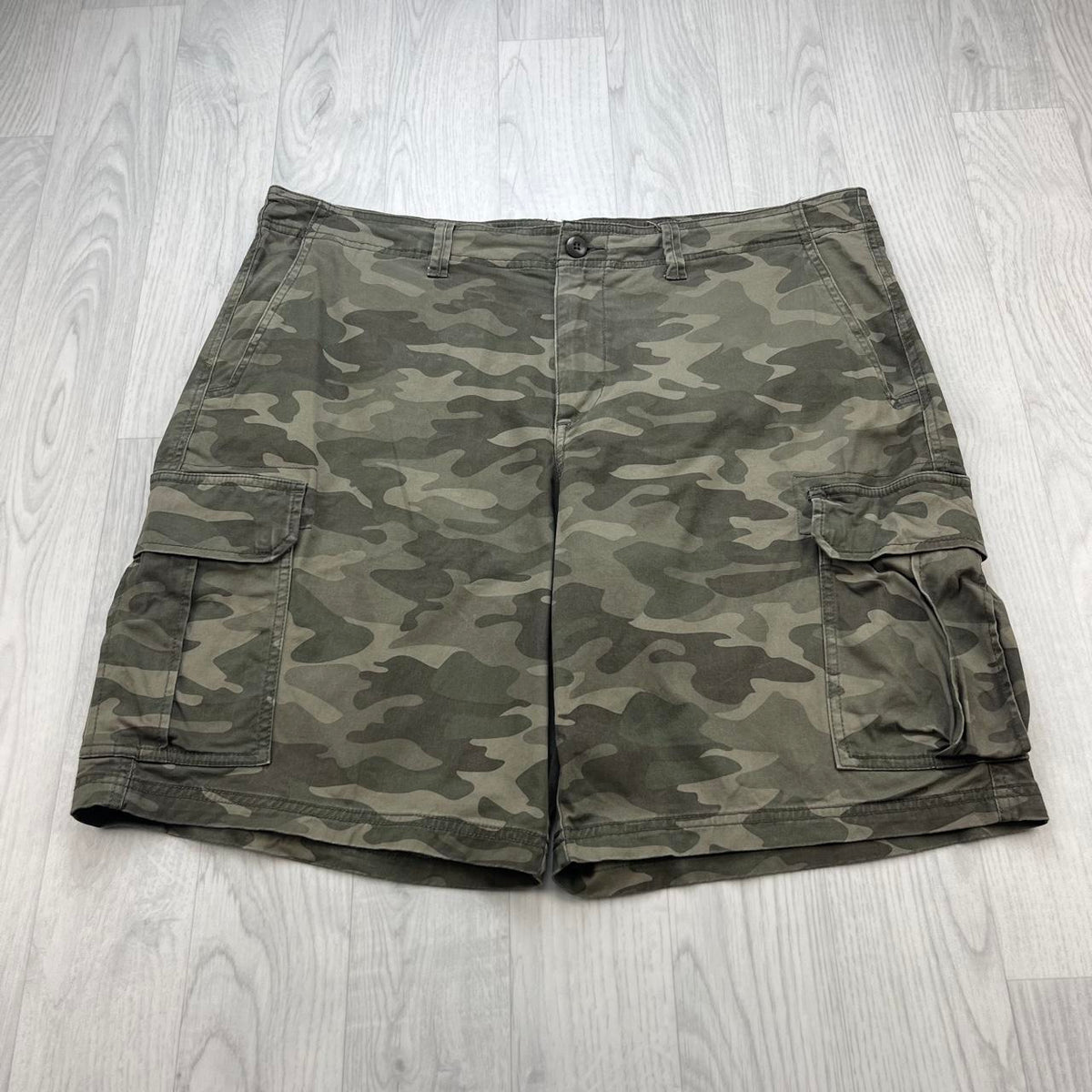 VINTAGE Y2K GEORGE BAGGY CAMO CARGO SHORTS KHAKI GREEN