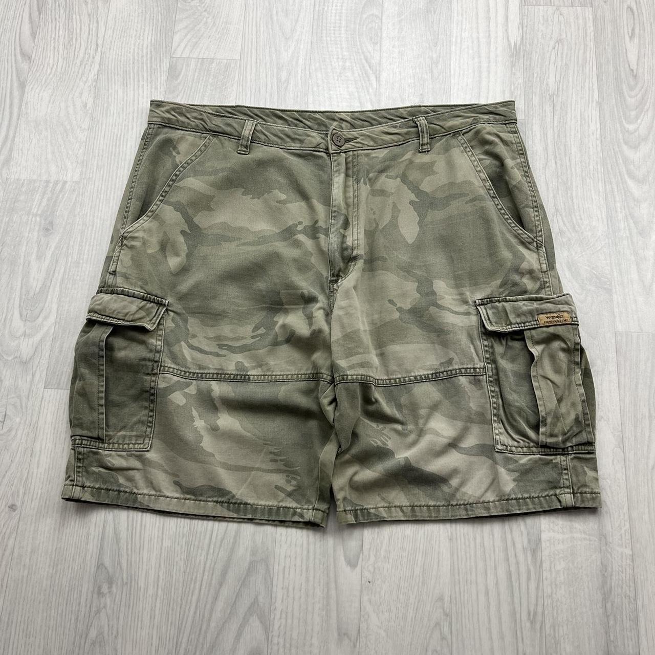 VINTAGE Y2K WRANGLER BAGGY CAMO CARGO SHORTS KHAKI