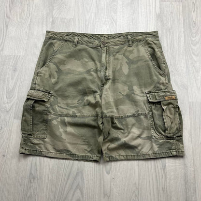 VINTAGE Y2K WRANGLER BAGGY CAMO CARGO SHORTS KHAKI