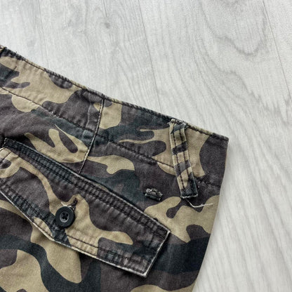 VINTAGE Y2K BAGGY CAMO CARGO SHORTS