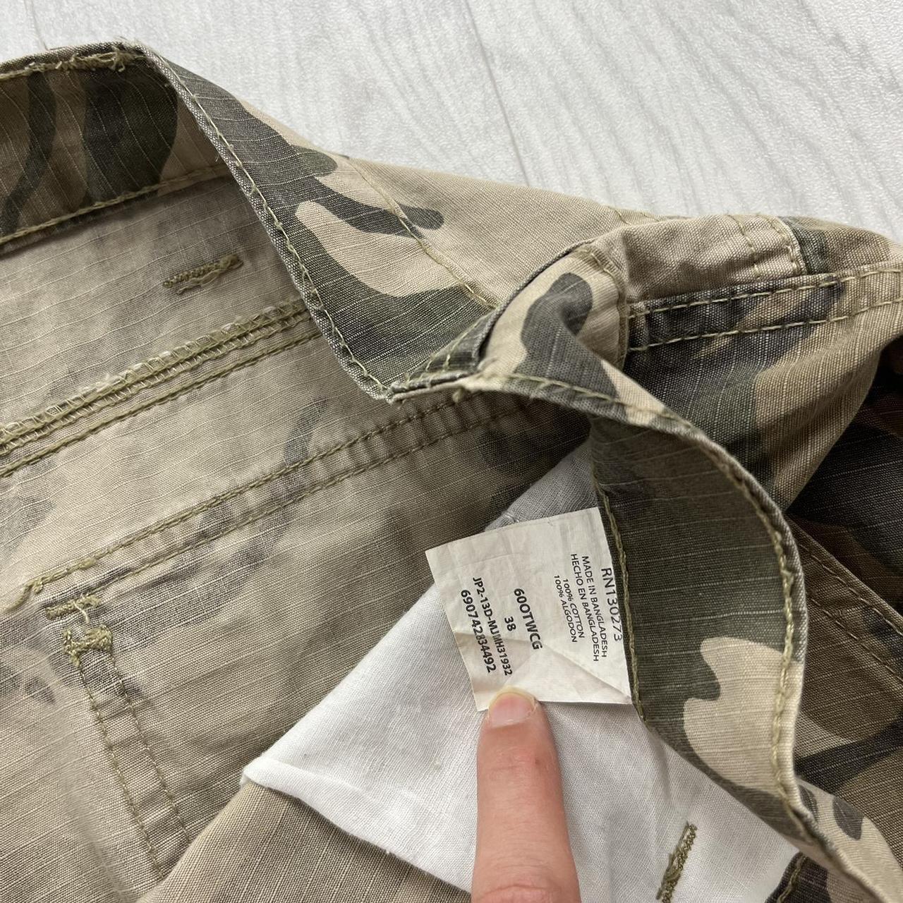 VINTAGE Y2K WRANGLER BAGGY CAMO CARGO SHORTS