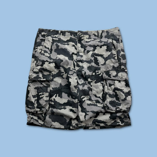 VINTAGE Y2K LEVIS BAGGY CAMO CARGO SHORTS GREY / BLACK