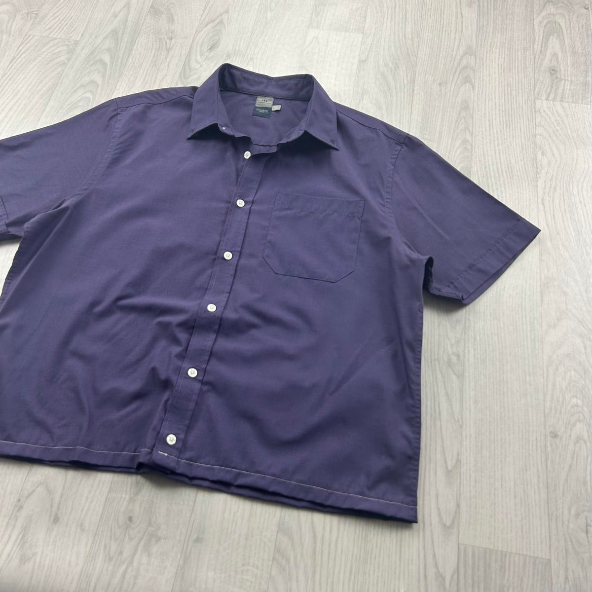 VINTAGE 00s PLAIN CROPPED SHORT SLEEVE BUTTON UP SHIRT PURPLE