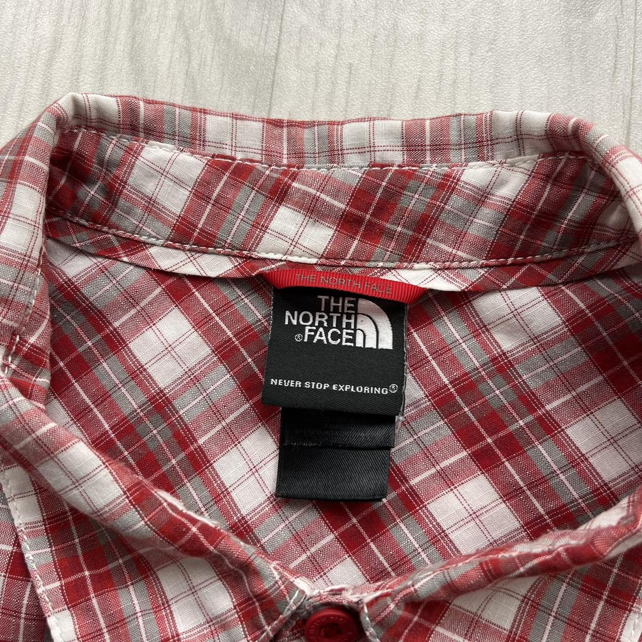 VINTAGE Y2K THE NORTH FACE CHECKERED SHORT SLEEVE BUTTON UP SHIRT RED