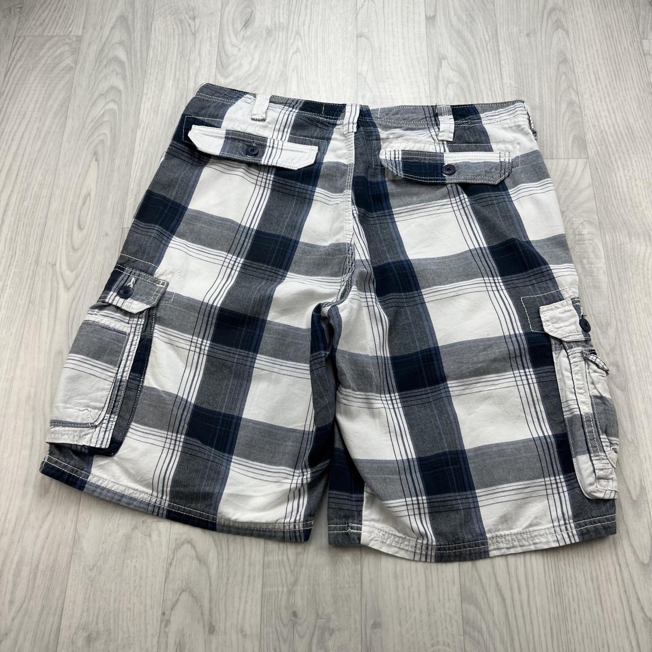 VINTAGE Y2K LEE BAGGY CHECKERED PLAID CARGO SHORTS WHITE / NAVY