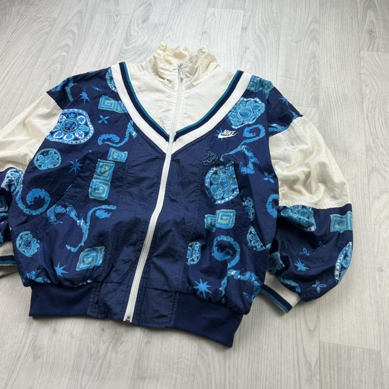VINTAGE 90s NIKE FUNKY PATTERN SHELL WINDBREAKER JACKET NAVY / WHITE