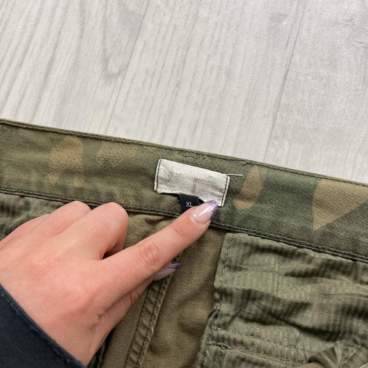 VINTAGE Y2K BAGGY LOOSE CAMO SHORTS