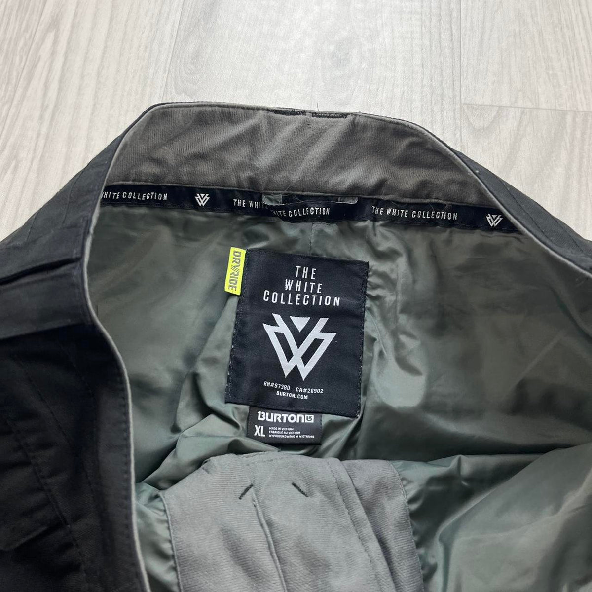 VINTAGE Y2K BURTON LOW RISE SKI PANTS SALOPETTES BLACK