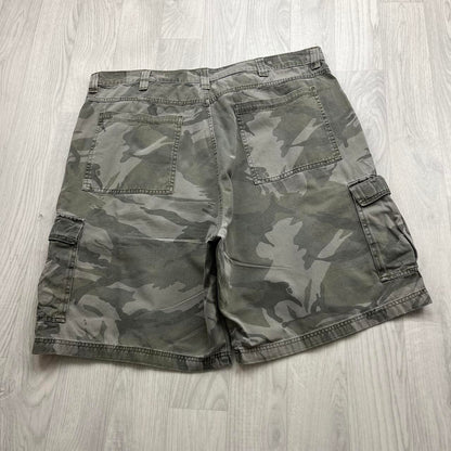 VINTAGE Y2K BAGGY CAMO CARGO SHORTS