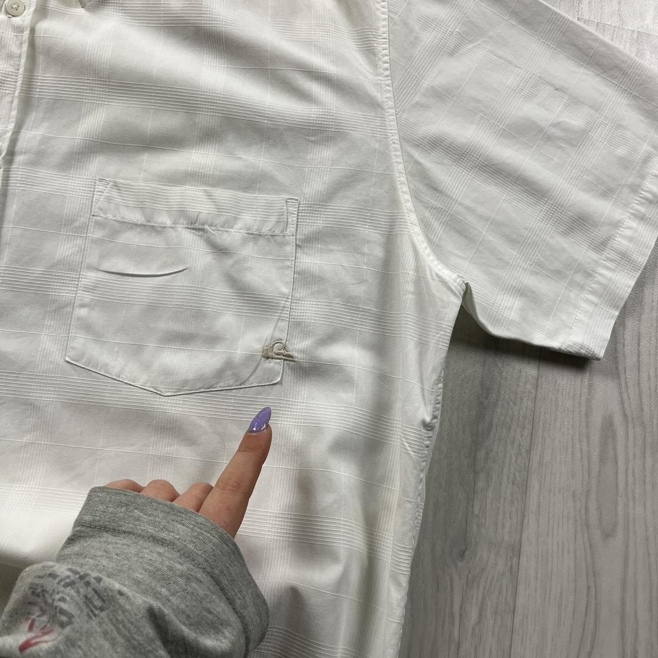 VINTAGE Y2K QUIKSILVER SHORT SLEEVE SHIRT WHITE