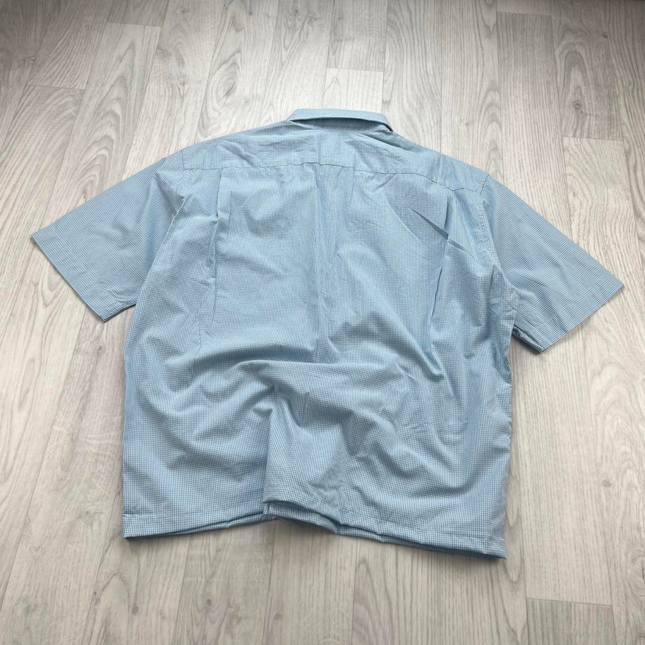 VINTAGE 00s LACOSTE GINGHAM CROPPED SHORT SLEEVE BUTTON UP SHIRT LIGHT BLUE