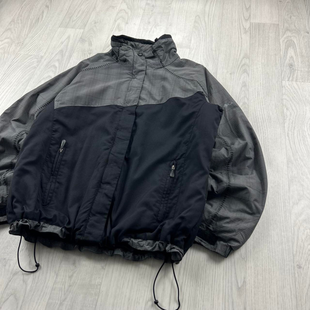 VINTAGE Y2K COLUMBIA PLAID TECHNICAL UTILITY JACKET BLACK / GREY