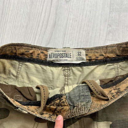 VINTAGE Y2K BAGGY CAMO CARGO SHORTS