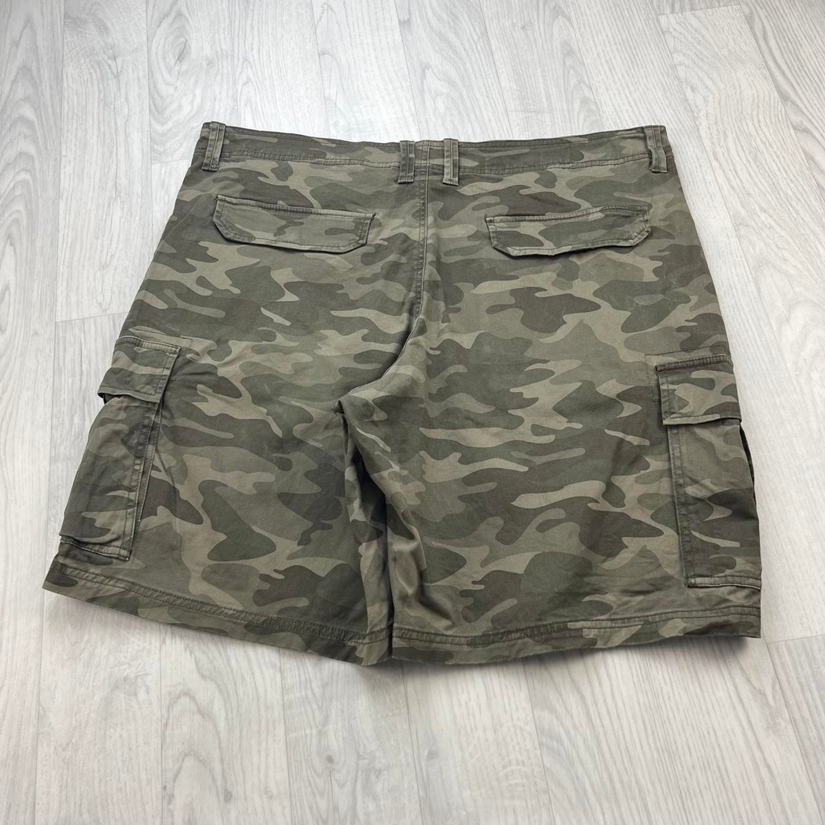 VINTAGE Y2K GEORGE BAGGY CAMO CARGO SHORTS KHAKI GREEN