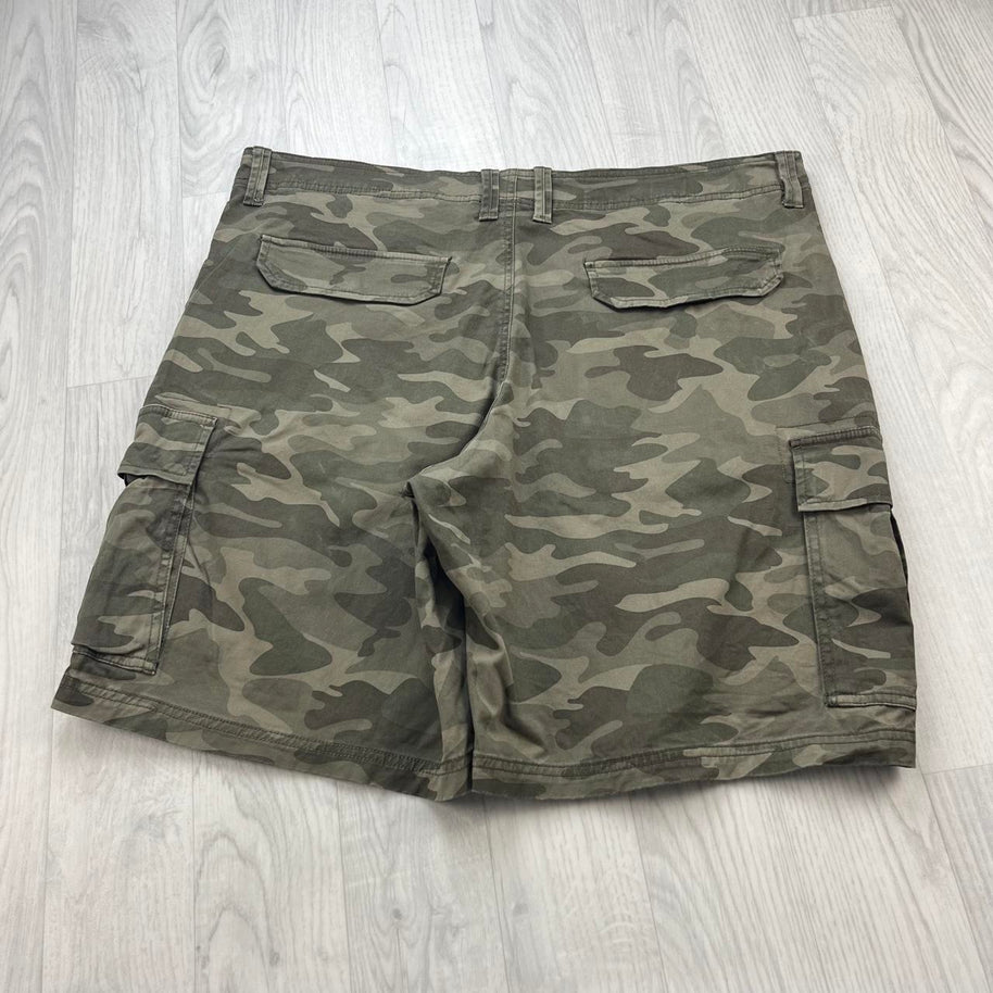VINTAGE Y2K GEORGE BAGGY CAMO CARGO SHORTS KHAKI GREEN