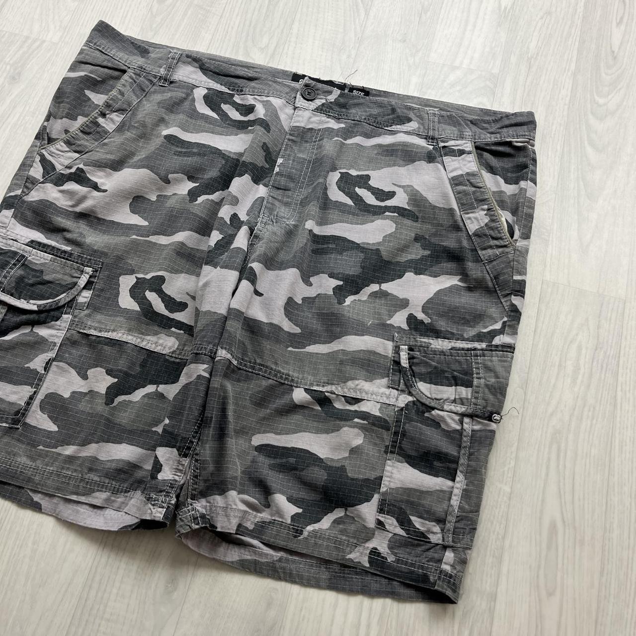 VINTAGE Y2K ECKO UNLTD BAGGY LOOSE CAMO SHORTS