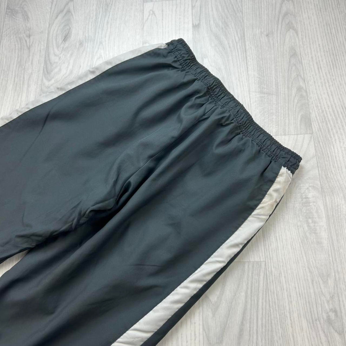 VINTAGE Y2K NIKE LOW RISE TRACKSUIT BOTTOMS GREY