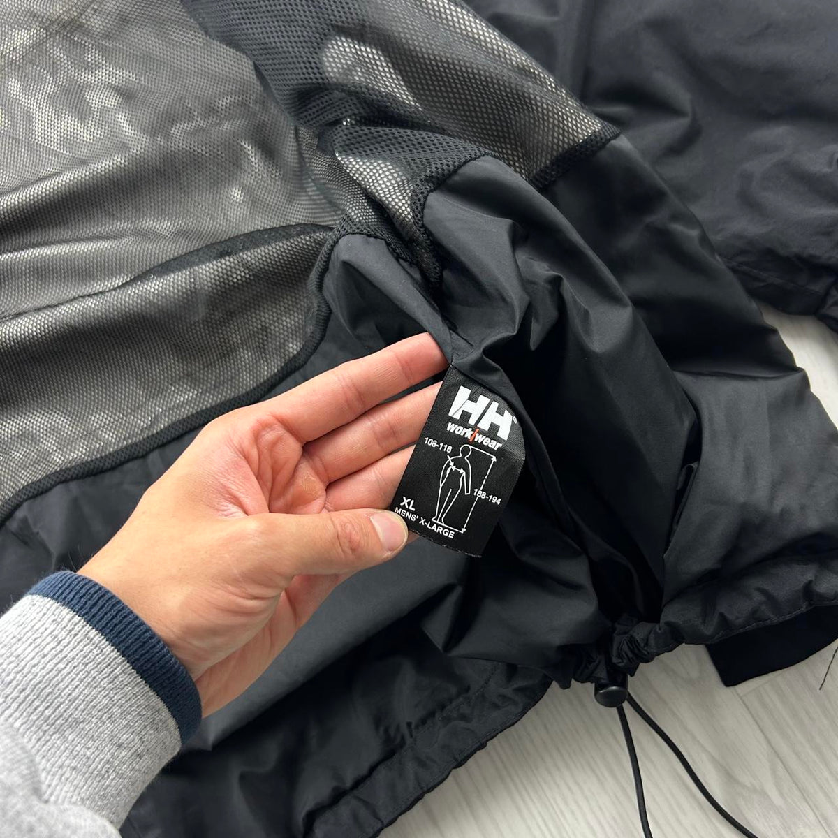 VINTAGE Y2K HELLY HANSEN TECHNICAL HEAVY SKI JACKET BLACK