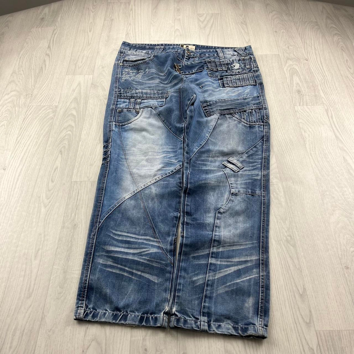 VINTAGE Y2K KOS MO BAGGY EMBROIDERED GRAPHIC JEANS BLUE