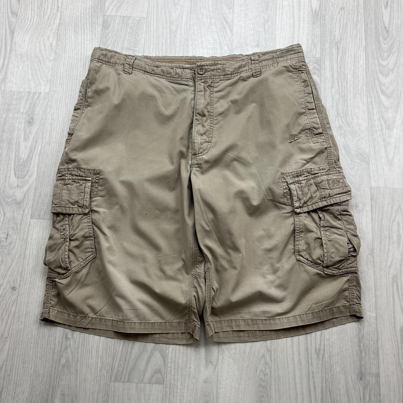 VINTAGE Y2K NIKE BAGGY CARGO SHORTS BEIGE
