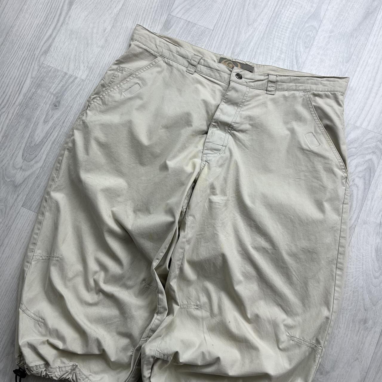 VINTAGE Y2K QUIKSILVER TECHNICAL BAGGY CARGO SHORTS CREAM