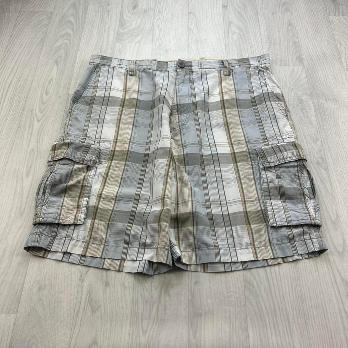 VINTAGE Y2K DOCKERS BAGGY CHECKERED PLAID CARGO SHORTS LIGHT BLUE / CREAM