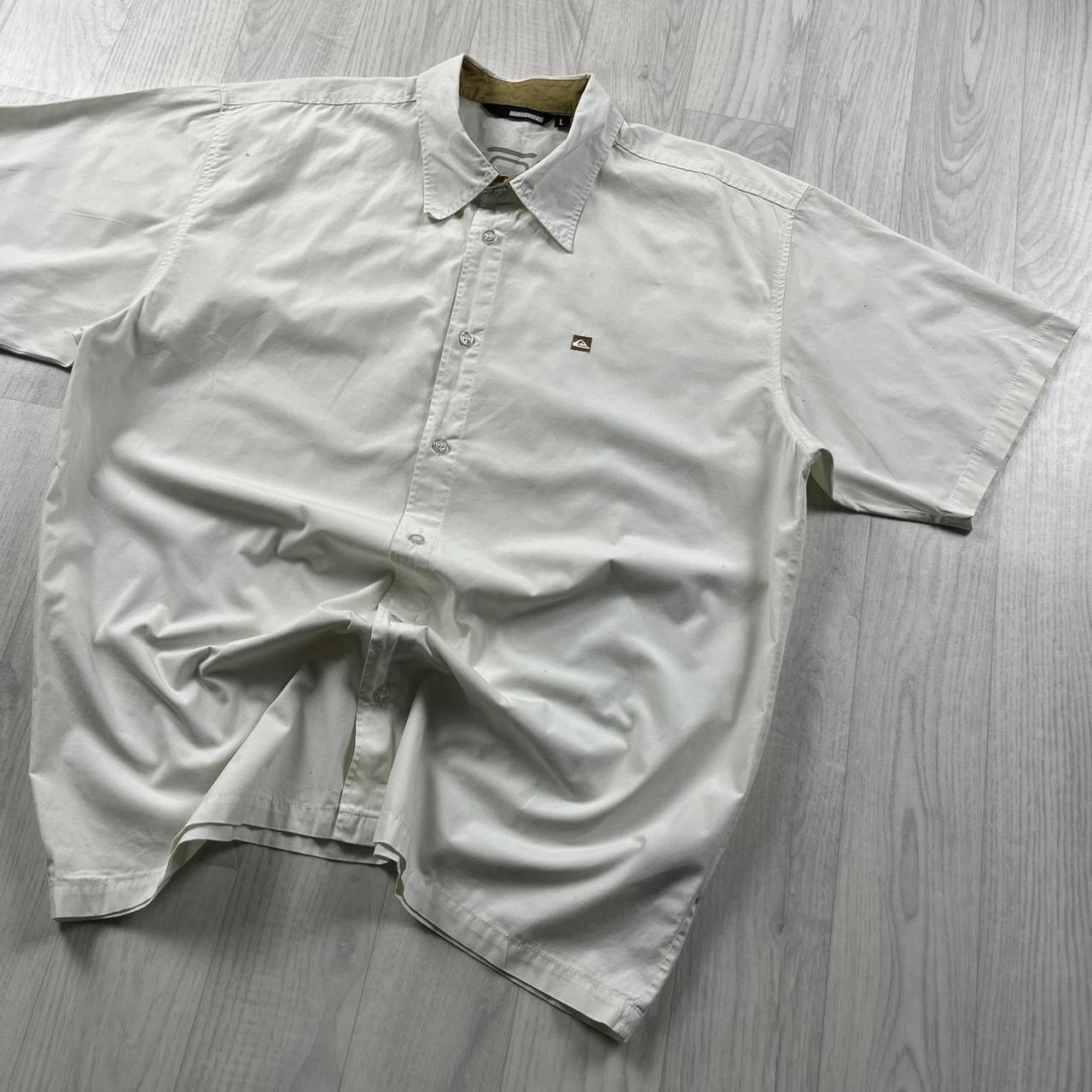 VINTAGE Y2K QUIKSILVER SHORT SLEEVE SHIRT WHITE