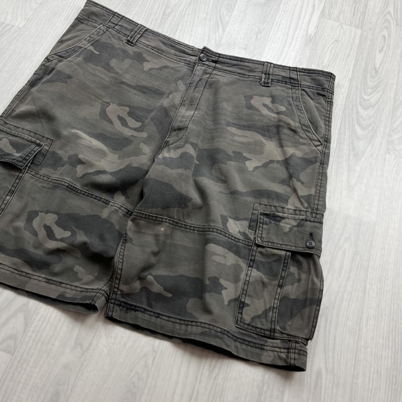 VINTAGE Y2K LEVIS SIGNATURE BAGGY CAMO CARGO SHORTS CHARCOAL GREY