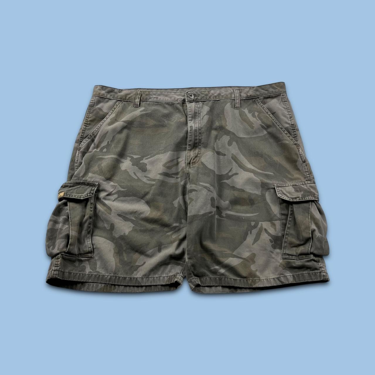 VINTAGE Y2K WRANGLER BAGGY LOOSE CAMO SHORTS