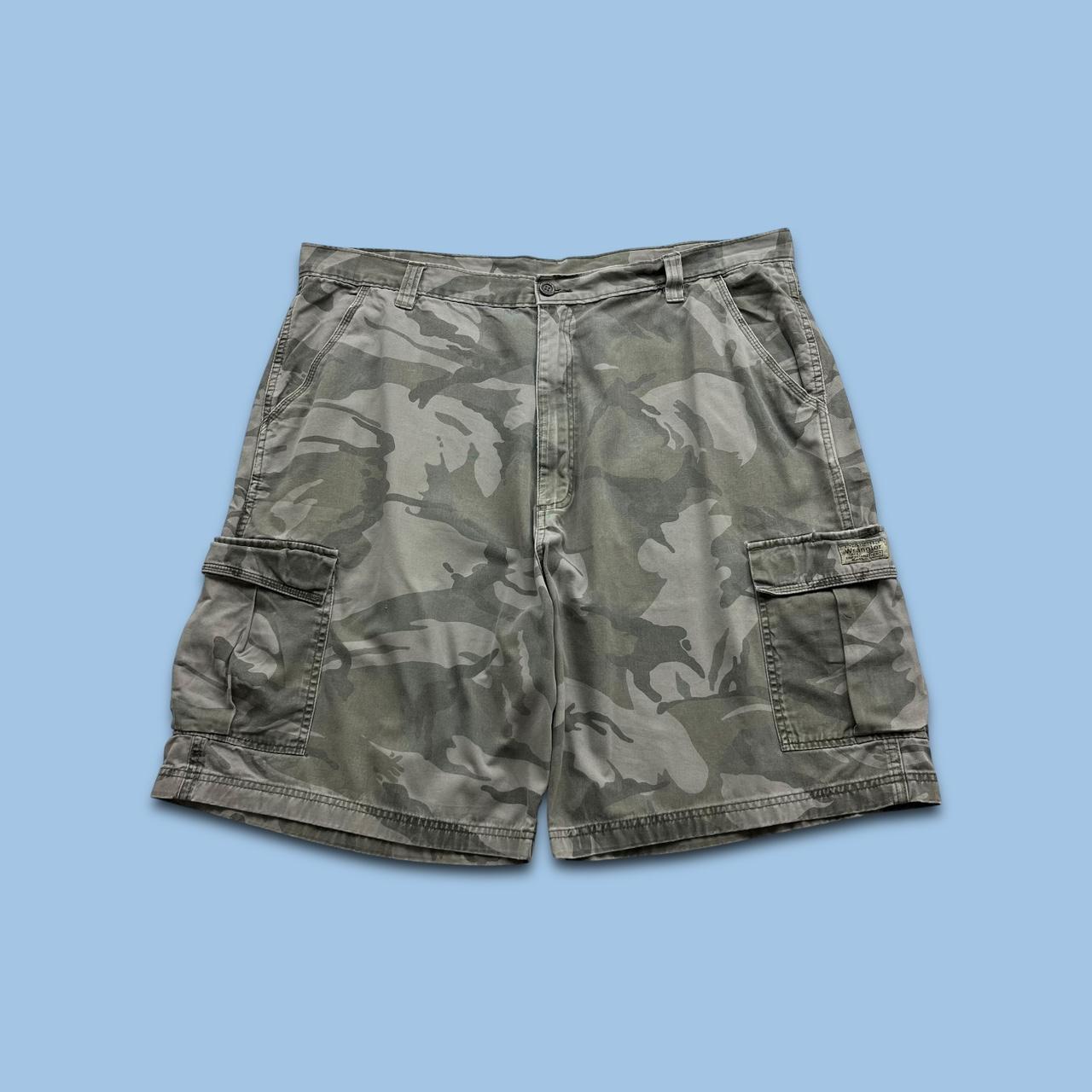 VINTAGE Y2K BAGGY CAMO CARGO SHORTS