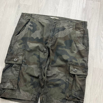 VINTAGE Y2K BAGGY CAMO CARGO SHORTS