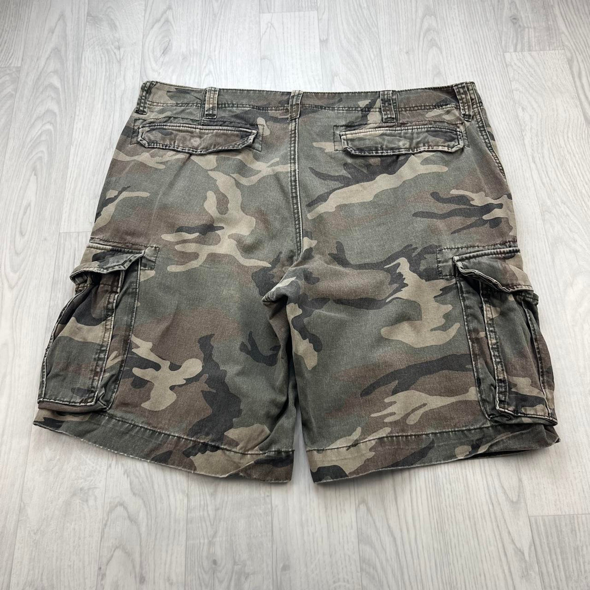 VINTAGE Y2K OLD NAVY BAGGY CAMO CARGO SHORTS GREEN