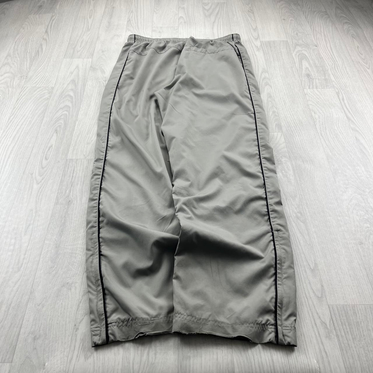 VINTAGE Y2K NIKE BAGGY TRACKSUIT BOTTOMS GREY