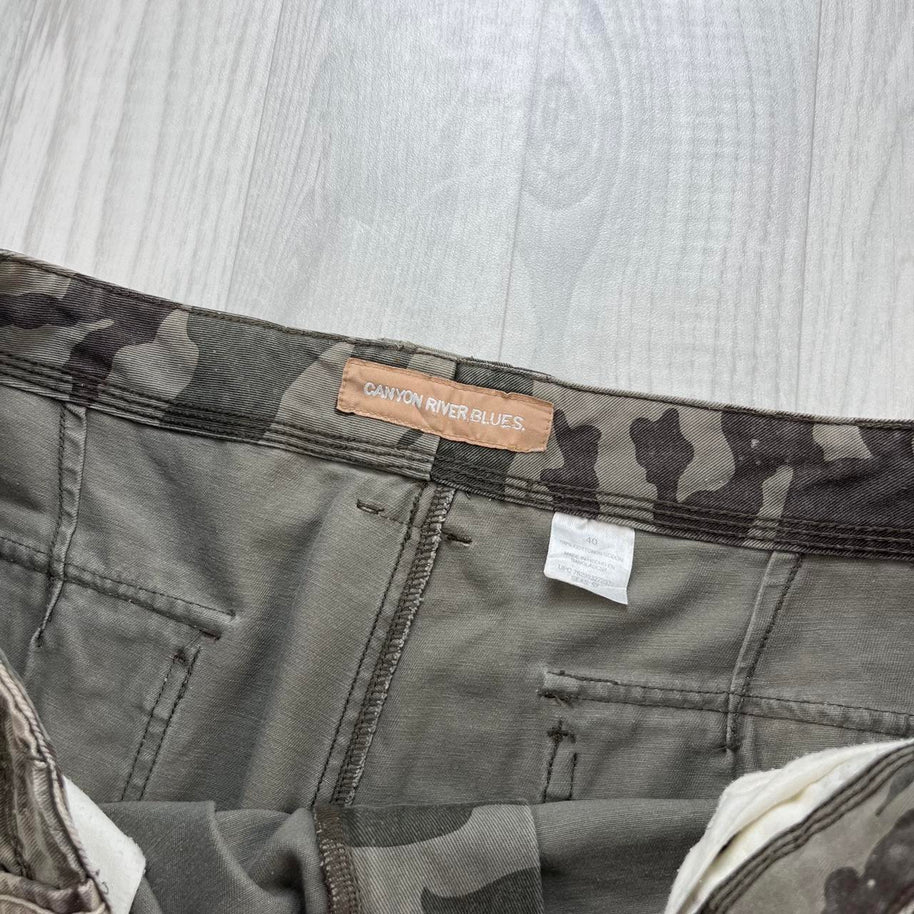 VINTAGE Y2K BAGGY CAMO CARGO SHORTS KHAKI