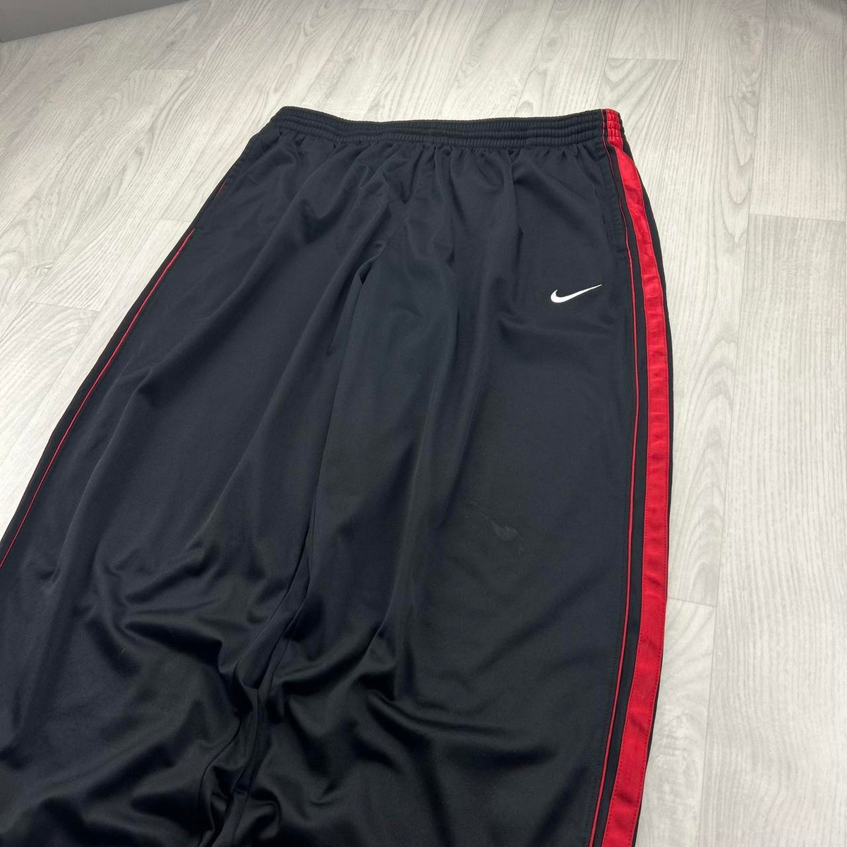 VINTAGE Y2K NIKE BAGGY TRACKSUIT BOTTOMS BLACK RED