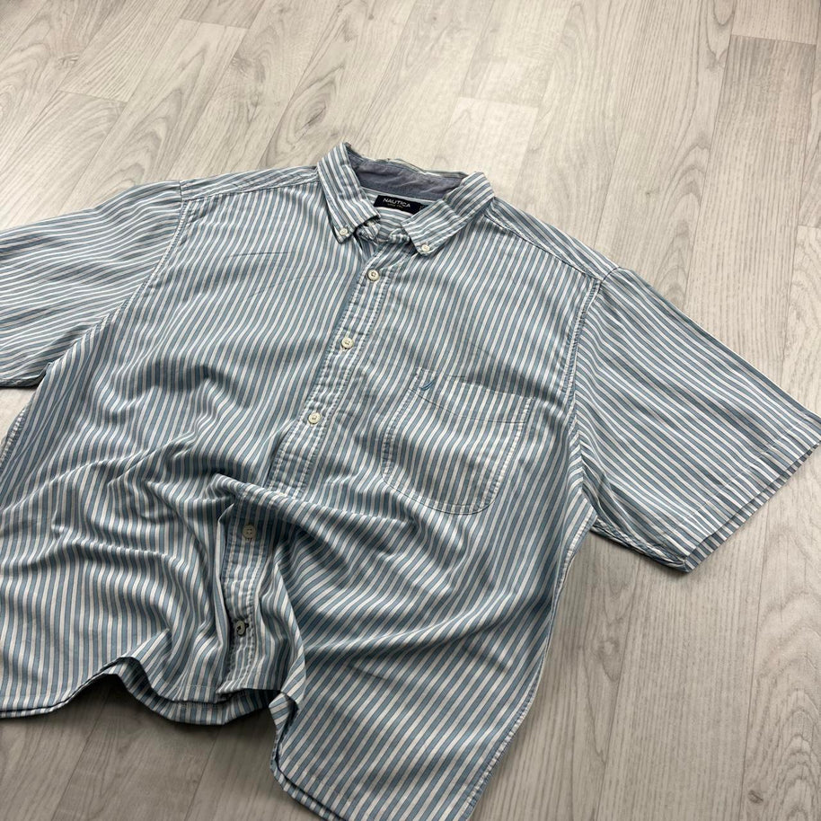 VINTAGE 00s NAUTICA STRIPED CROPPED SHORT SLEEVE BUTTON UP SHIRT WHITE BLUE