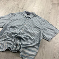 VINTAGE 00s NAUTICA STRIPED CROPPED SHORT SLEEVE BUTTON UP SHIRT WHITE BLUE