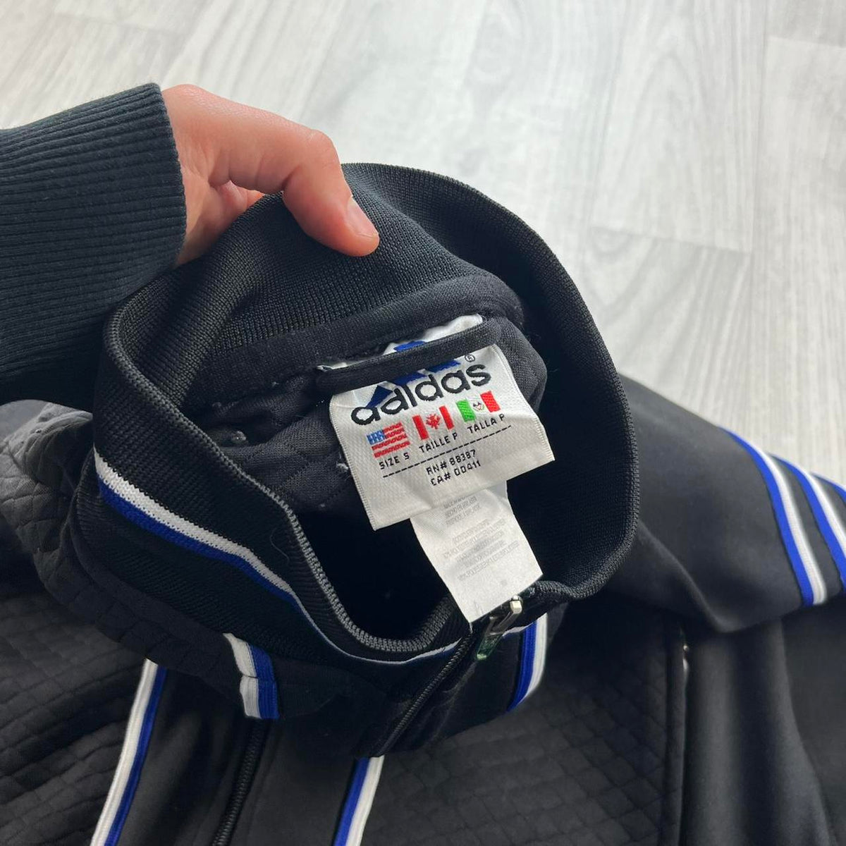 VINTAGE 90s ADIDAS BOMBER TRACK JACKET BLACK