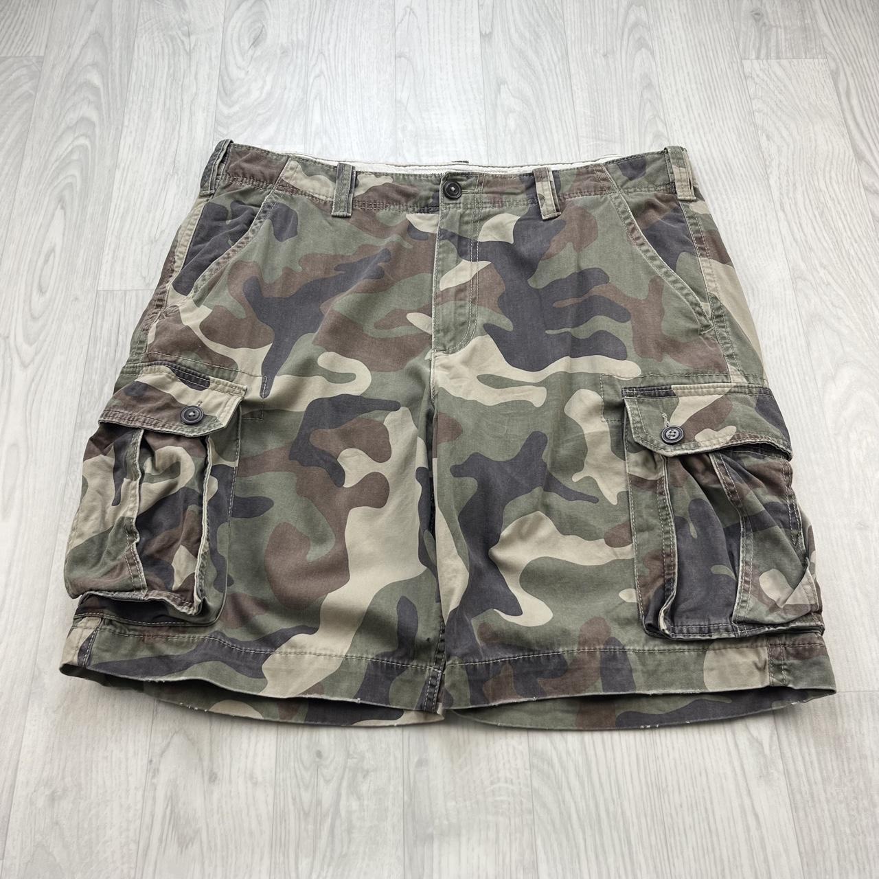 VINTAGE Y2K AMERICAN EAGLE BAGGY CAMO CARGO SHORTS