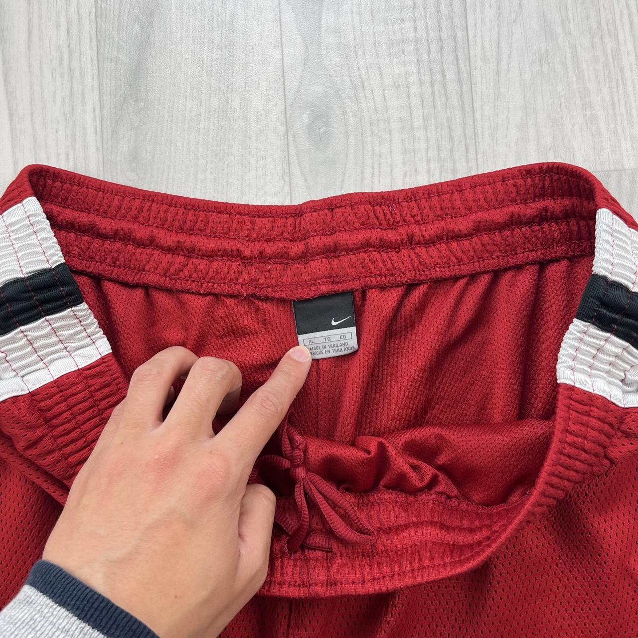 VINTAGE Y2K NIKE BAGGY BASKETBALL SPORT SHORTS RED