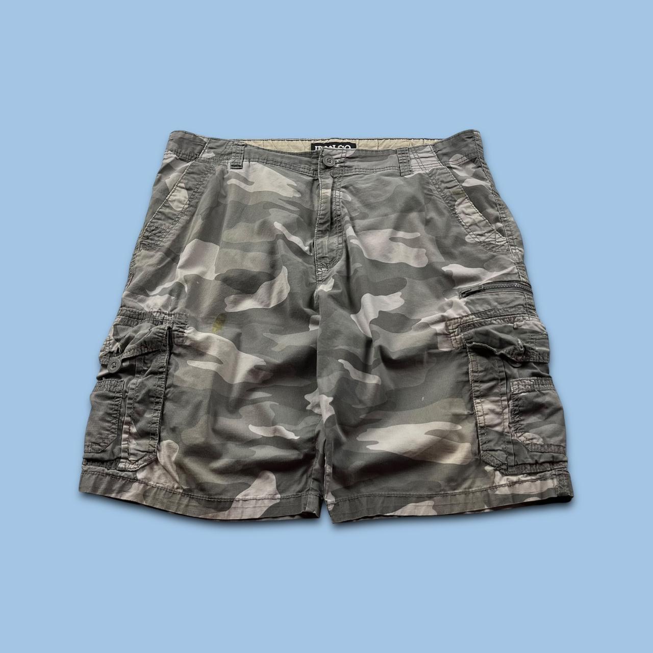 VINTAGE Y2K BAGGY LOOSE CAMO SHORTS