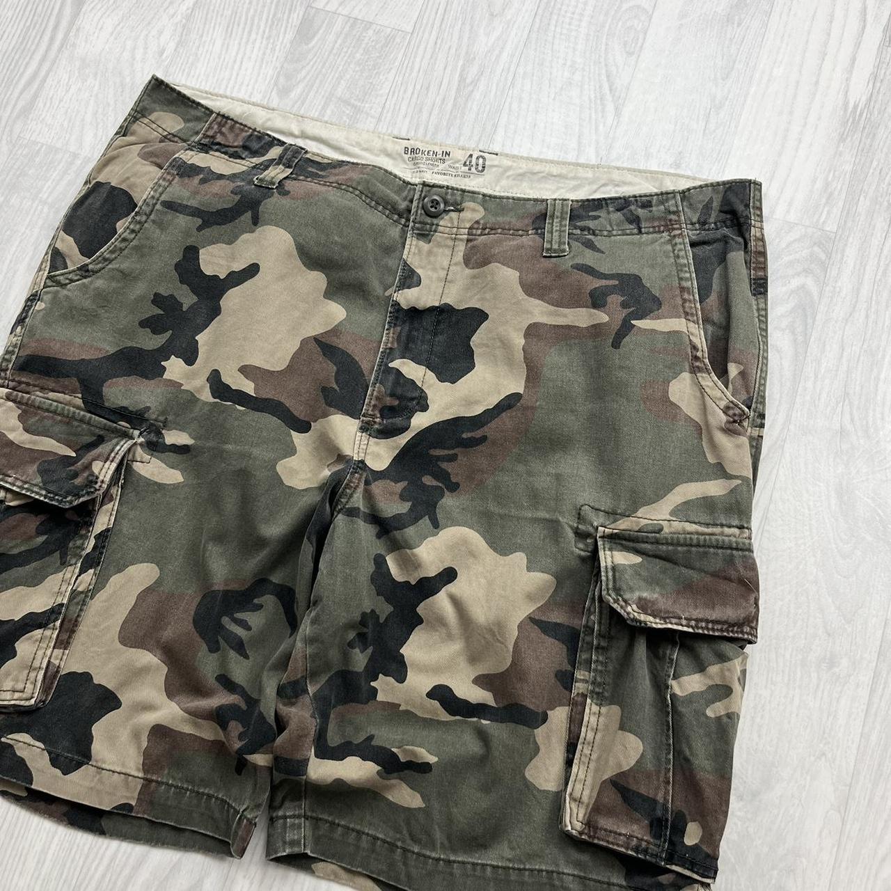 VINTAGE Y2K OLD NAVY BAGGY CAMO CARGO SHORTS