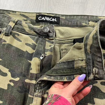 VINTAGE Y2K LOOSE CAMO SHORTS