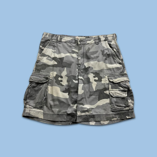 VINTAGE Y2K BAGGY CAMO CARGO SHORTS