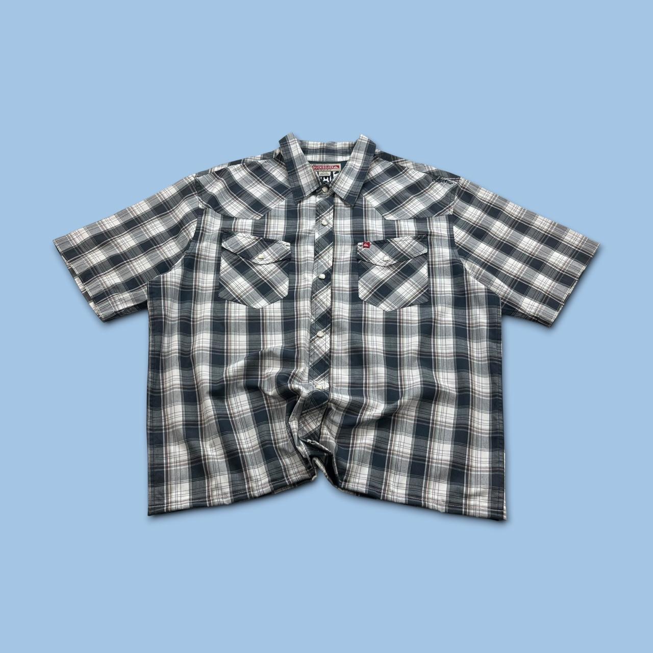 VINTAGE 00s QUIKSILVER CHECKERED CROPPED SHORT SLEEVE BUTTON UP SHIRT BLACK / WHITE